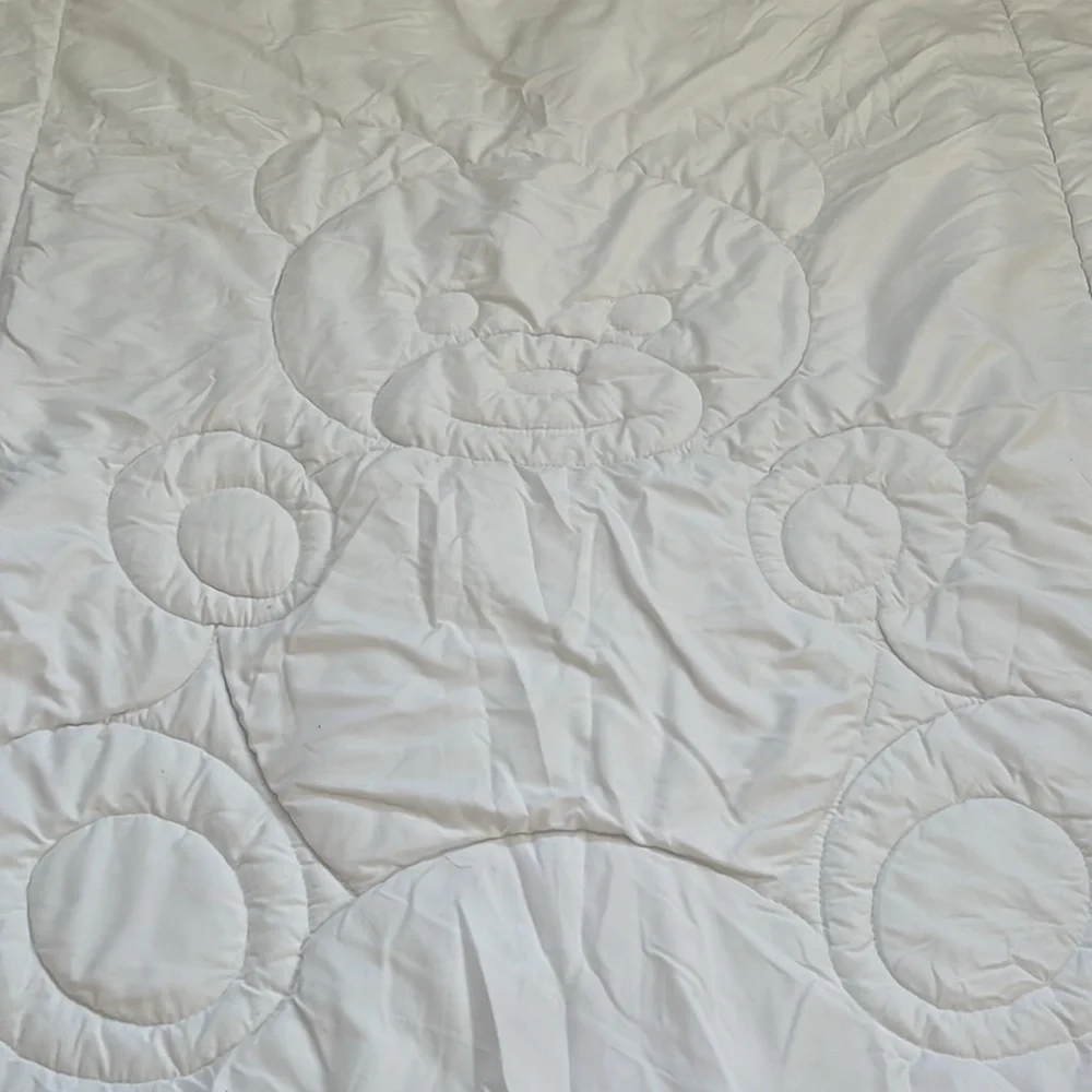 Crib/Toddler Comforter | White Teddy Bear Quilting